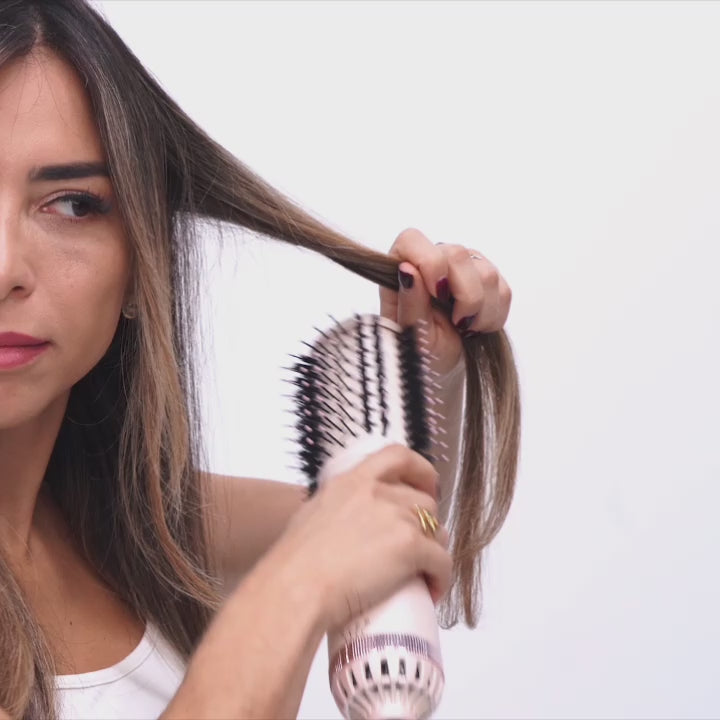 Load video: Mini Blowout Brush