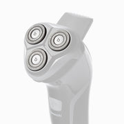 SmoothEdge Triple Action Razor replacement blades on the razor head