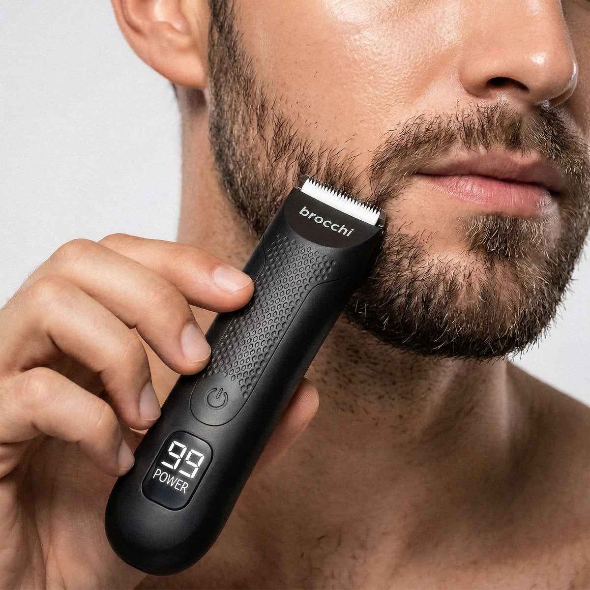 Trimming a beard with The Cutting Edge trimmer