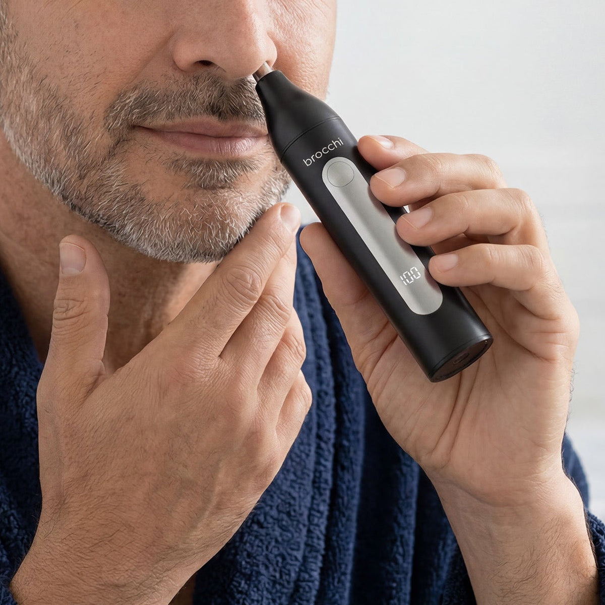 Using the TRIO KIT nose trimmer head